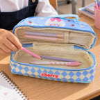 Zipper pouch feature view